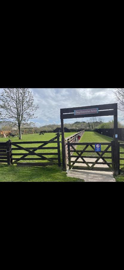Tarka Holiday Park Ashford  Екстер'єр фото